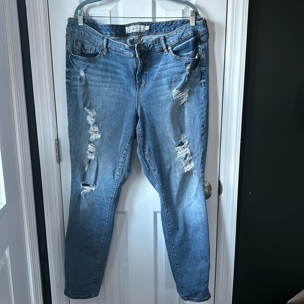 Torrid jeans, size 20, beautiful rips